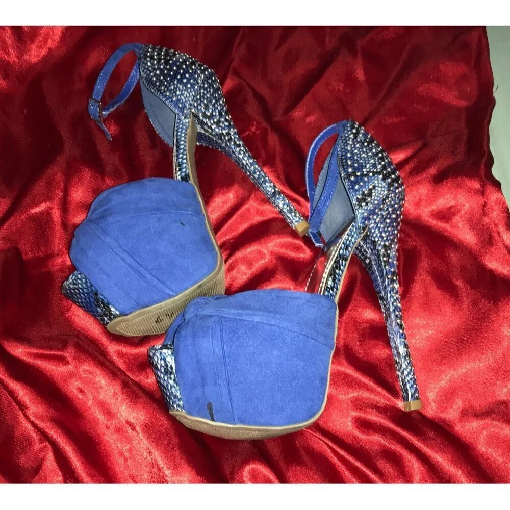 Shoe Dazzle blue suede